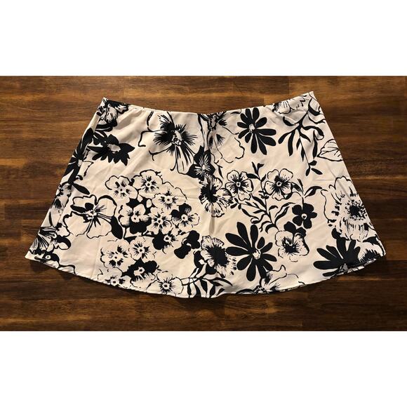 Abercrombie & Fitch Women’s Large Skort Mini Pull On Skirt with Shorts - Picture 2 of 10
